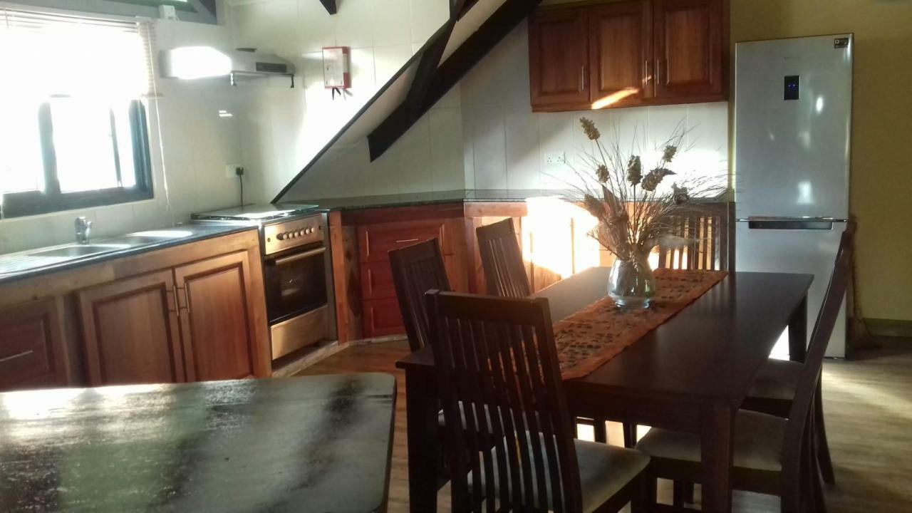 דירות ויקטוריה Shay Lyah Self Catering מראה חיצוני תמונה