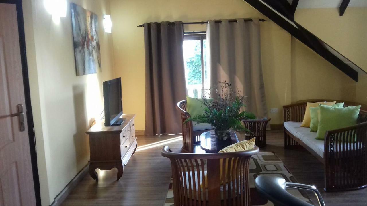 דירות ויקטוריה Shay Lyah Self Catering מראה חיצוני תמונה